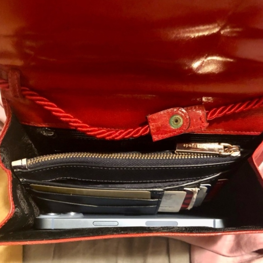 NWOT Fendi Vintage Red Embossed Logo Leather Crossbody Bag w/Cert Card - Picture 15 of 15
